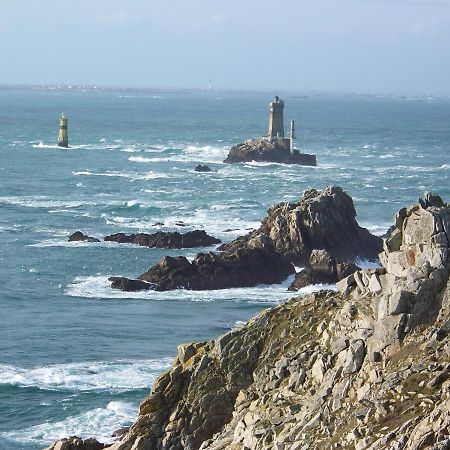 Les Charmantes Pierres Percees Ploumilliau Buitenkant foto